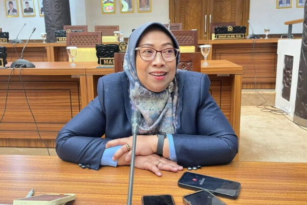 wakil ketua komisi iv dprd kota samarinda sri puji astuti og